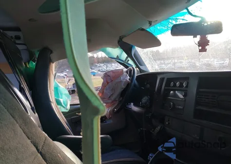 2019 Chevrolet Express 2500 Work Van z USA, uszkodzony, nr VIN 1GCWGAFG6K1232177